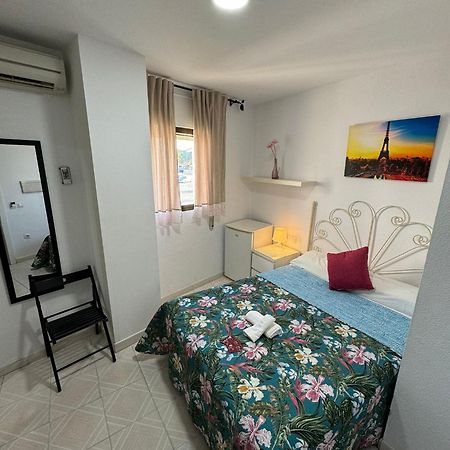 Hostal Avenida Кониль-де-ла-Фронтера Экстерьер фото