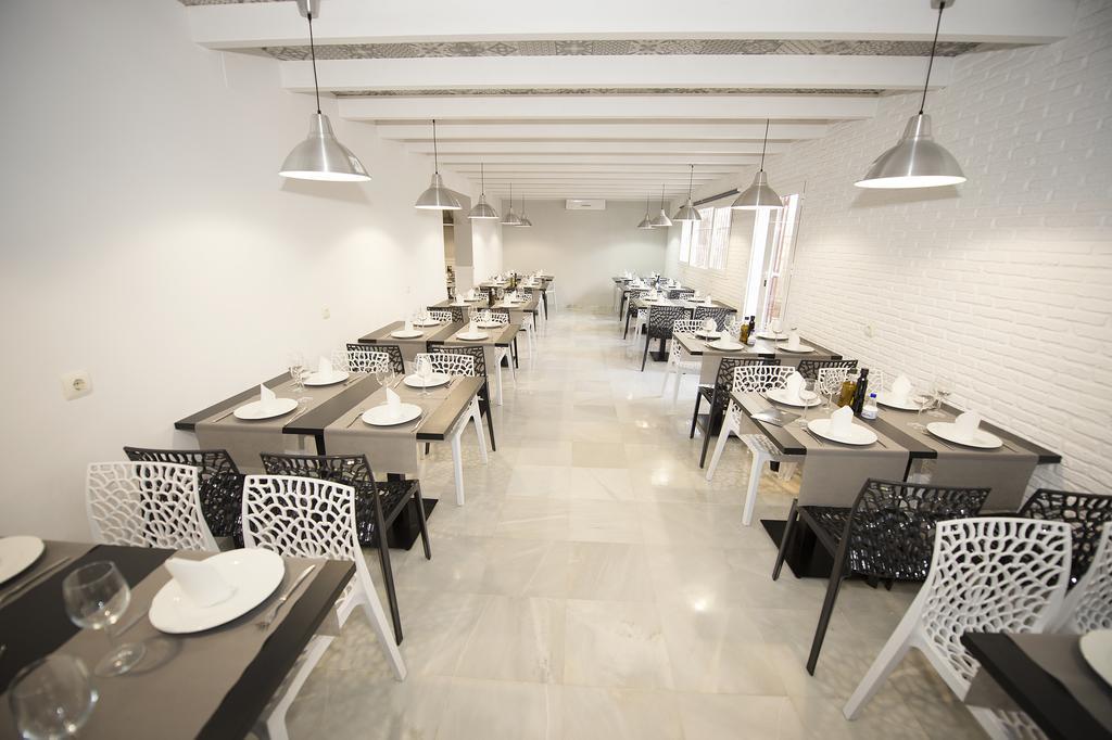 Hostal Avenida Кониль-де-ла-Фронтера Экстерьер фото