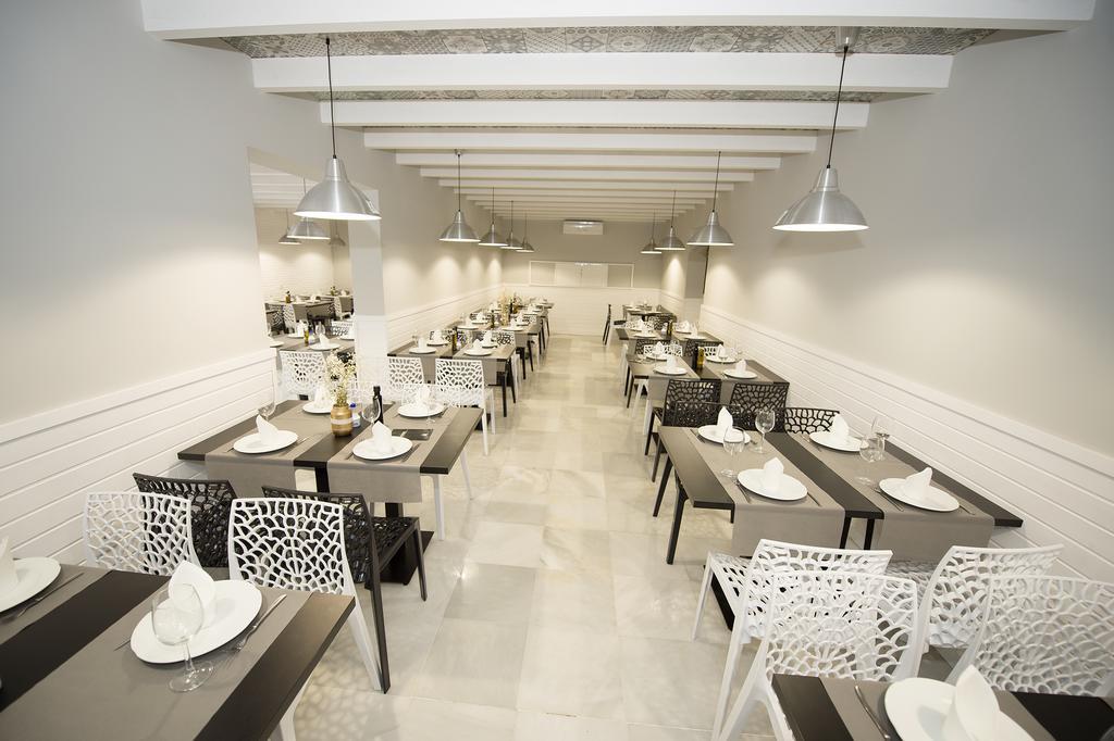 Hostal Avenida Кониль-де-ла-Фронтера Экстерьер фото
