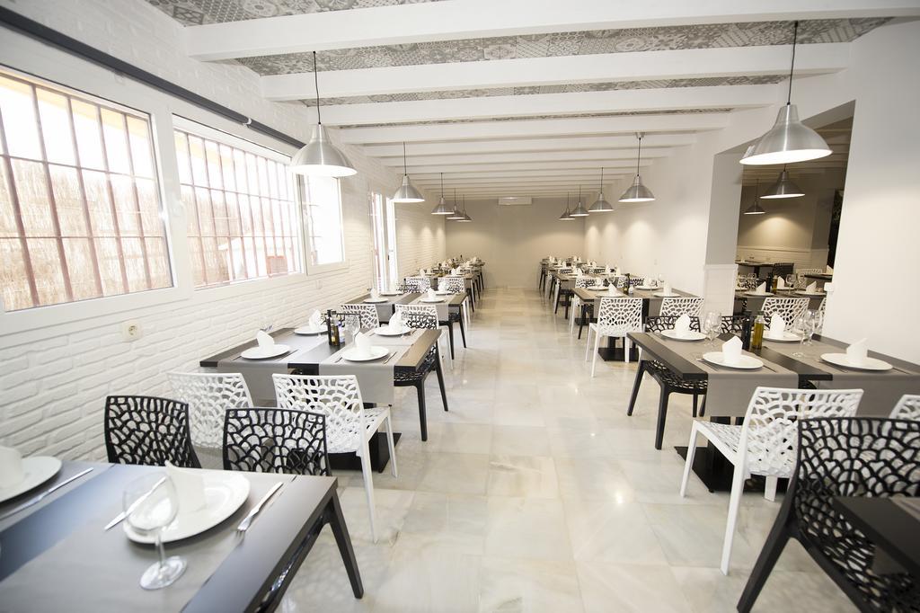 Hostal Avenida Кониль-де-ла-Фронтера Экстерьер фото